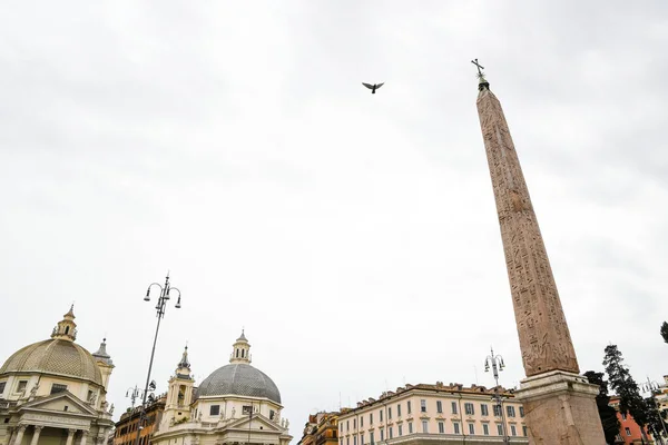 Ősi Romok Rómában Olaszország Obelisco Flaminio Flaminio Obelisk Madarak Piazza — Stock Fotó