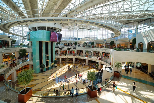 Istanbul Turkey July 2015 People Shopping Istinye Park Shopping Mall — Foto Stock