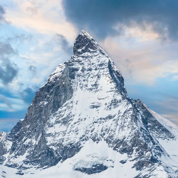 Iconic View Snowy Matterhorn Peak Dramatic Clouds Matterhorn Mountain Alps — 图库照片