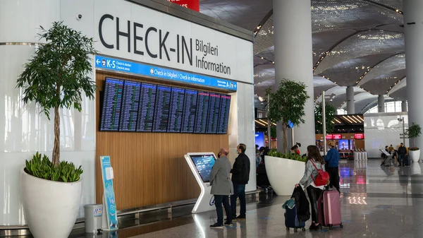 Istanbul Turkey May 2019 People Checking Flight Information Display New — Stock Photo, Image
