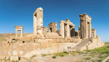 Persepolis, İran - Mayıs 2019: Achaemenid İmparatorluğu 'nun başkenti Persepolis kalıntıları daha sonra Büyük İskender tarafından yok edildi. İran 'ın Şiraz kentindeki tarihi Persepolis kenti