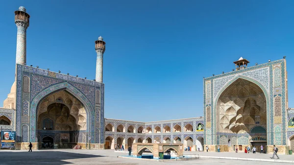 Isfahan Iran May 2019 Tourists Visiting Jameh Mosque Isfahan — Stock Photo, Image