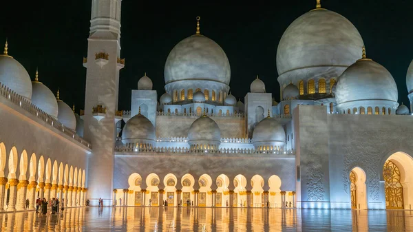 Abu Dhabi United Arab Emirates February 2022 Sheikh Zayed Grand — стоковое фото
