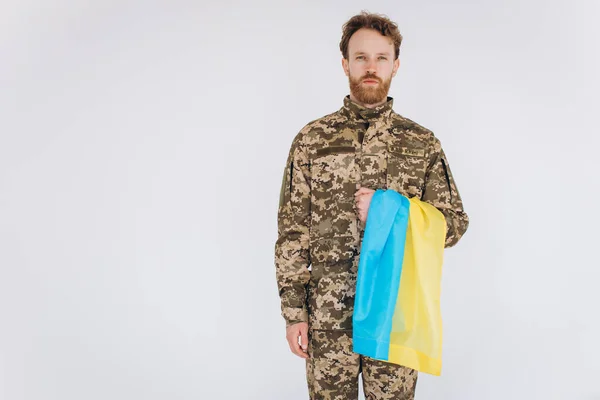 Ukrainska Patriot Soldat Militär Uniform Med Gul Och Blå Flagga — Stockfoto