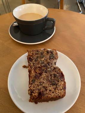 Sağlıklı muzlu ekmek ya da kahvaltıda kahveli kek. organik gıda.