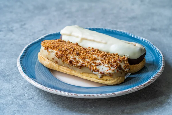 Grupo Fench Deliciosas Eclerias Postres Placa Postre Tradicional —  Fotos de Stock