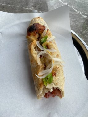 Fransız usulü baba au rhum ve krem şanti. Rum Baba