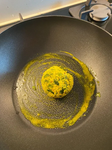 Instant Frozen Pasta Sauce Lemon Curry Pan Cooking Homemade Food — ストック写真