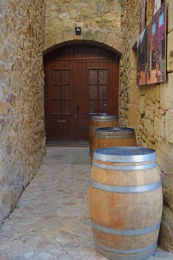 Cruilles ve Monell Kilisesi, Gerona Katalonya İspanya