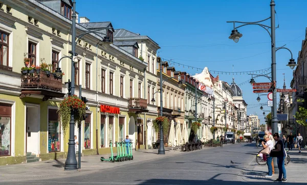 Lodz, Polonya - 9 Eylül 2021: Lodz şehir merkezinin şehir merkezi manzarası