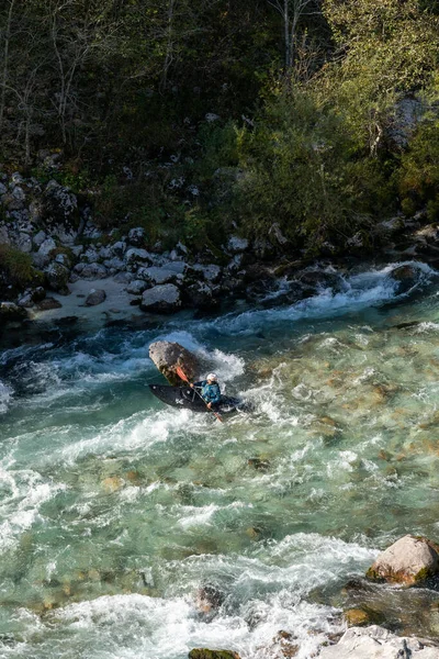 Kobarid Eslovenia Octubre 2021 Kayak Remando Sobre Las Claras Aguas — Foto de Stock