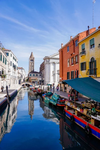 Venetië Italië Oktober 2021 Uitzicht Grachten Van Venetië Met Kerk — Stockfoto