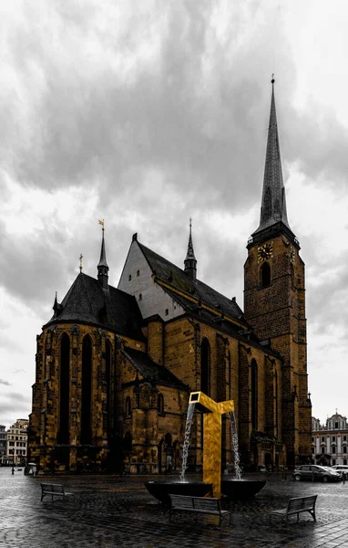 Plzeň Tjeckien September 2021 Över Pilsens Gyllene Fontäner Och Sankt — Stockfoto