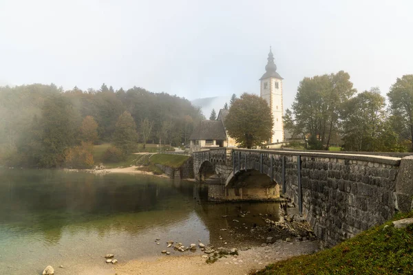 Sebuah Pandangan Tentang Gereja Santo Yohanes Pembaptis Danau Bohinj Slovenia — Stok Foto