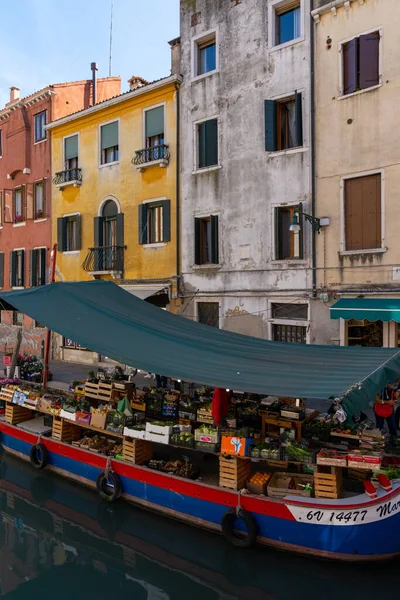 Venice Italy October 2021 View Canals Venice Church Grocery Store — Stock Photo, Image