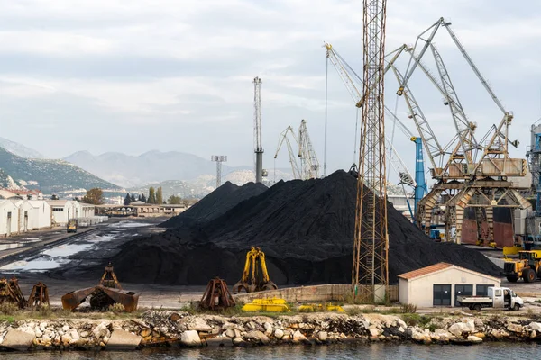 Ploce Kroatien November 2021 Hafenkräne Und Kohlenlager Industriehafen Von Ploce — Stockfoto