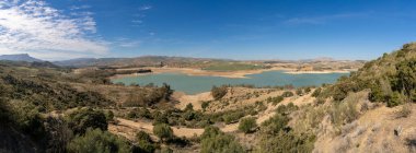 Güney İspanya 'daki Conde de Guadalhorce Rervoir' ın güzel manzarası