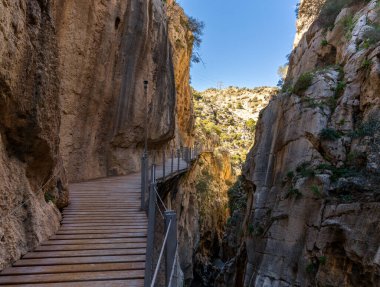Güney İspanya 'da Malaga yakınlarındaki ünlü ve tarihi Camino de lRey manzarası