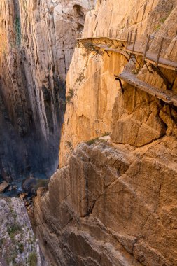 Güney İspanya 'da Malaga yakınlarındaki ünlü ve tarihi Camino del Rey manzarası