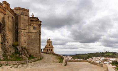 Aracena, İspanya - 16 Mart 2022: Aracena 'daki Nuestra Manastırı Kilisesi Belediye Başkanı Dolor