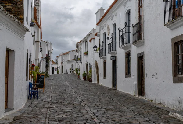 Monsaraz Portugal Marzo 2022 Idílica Calle Empedrada Centro Del Pueblo —  Fotos de Stock