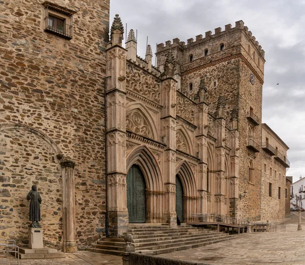 Γουαδελούπη Ισπανία Μαρτίου 2022 Περίφημο Μοναστήρι Της Σάντα Μαρία Και — Φωτογραφία Αρχείου