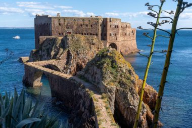 Berlenga, Portekiz - 3 Nisan 2022: Portekiz 'deki Berlenga Grande Adası' ndaki Aziz John Kalesi manzarası