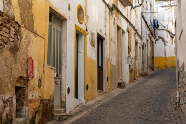 Elvas, Portekiz - 26 Mart 2022: Elvas sınır kasabasındaki Santa Luzia askeri kalesinin havadan görünüşü