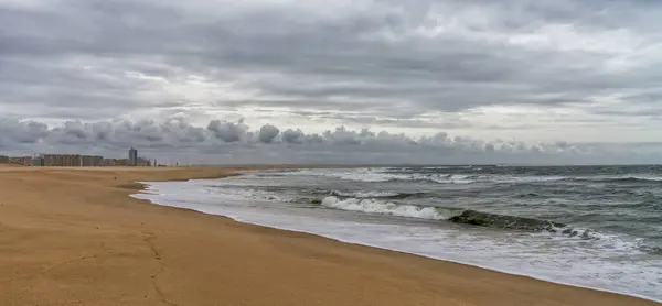 Порожній Пляж Буаркос Хвилями Розбиваючись Золотий Пісок День Скидання Фігейра — стокове фото