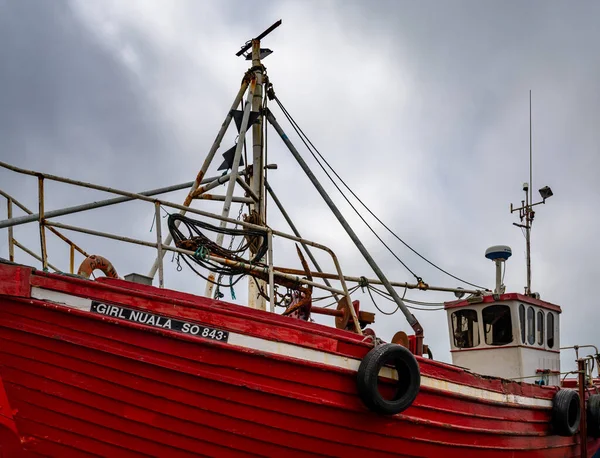 Greencastle Ireland July 2022 Colorful Red Fishing Boat Trawler Sheltered — Stock Photo, Image