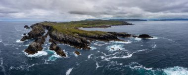 Malin Head 'in panorama drone görüntüsü ve İrlanda' nın en kuzey noktası