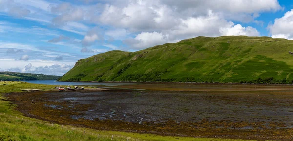 Merkadale United Kingdom June 2022 Colorful Stranded Fishing Boats Low — 스톡 사진