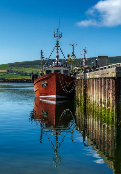 Dingle Ireland August 2022 Red Fishing Boat Docks Dingle Harbor — Stockfoto