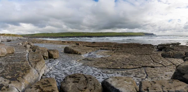 Panorama Uitzicht Glaciokarst Kustlijn Bij Doolin Harbor Met Kliffen Van — Stockfoto