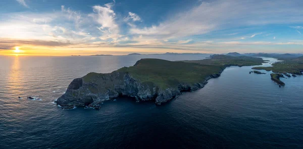 Antenn Panorama Utsikt Över Bray Head Klippor Och Udde Valentia — Stockfoto