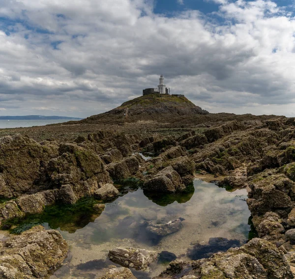 Μια Άποψη Του Φάρου Mumbles Στο Swansea Bay Χαμηλή Παλίρροια — Φωτογραφία Αρχείου