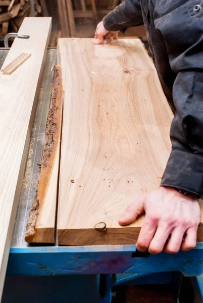 Male Carpenter Sawing Board Stationary Circular Saw Carpentry Workshop — Stock Photo, Image