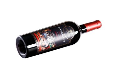 Beyaz arka planda izole edilmiş şarap şişesi.