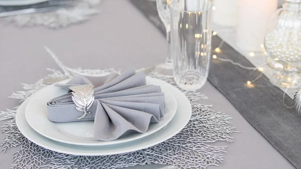 Beautiful Table Setting Christmas Decorations Silver Colors — стоковое фото