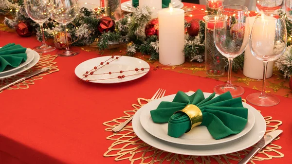 Beau Décor Table Avec Décorations Noël Couleurs Rouges — Photo