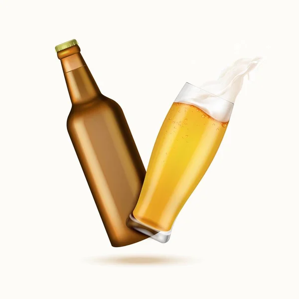 Realistica dettagliata 3d modello vuoto Mockup Brown bottiglia di birra di vetro e Golden Beer trasparente set tazza di vetro. Vettore — Vettoriale Stock