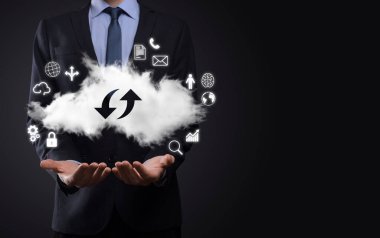 Bulut teknolojisi. Bulut depolama işareti. Karanlıkta yukarı aşağı iki ok. Bulut hesaplama, büyük veri merkezi, gelecekteki altyapı, dijital ai konsepti. Sanal sunucu simgesi.