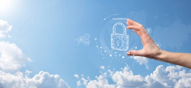 Siber güvenlik ağı. Asma kilit simgesi ve internet teknolojisi ağı. Tablet ve sanal arayüzde veri kişisel bilgilerini koruyan bir iş adamı. Veri koruma gizlilik kavramı. GDPR. AB