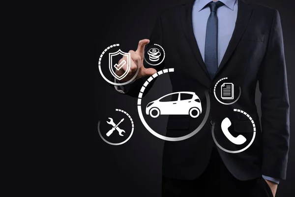Цифровий Композит Man Тримає Значок Автомобіля Автомобільне Страхування Концепція Автосервісів — стокове фото