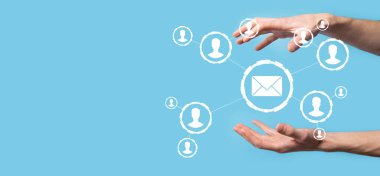 E- posta ve kullanıcı simgesi, imza, sembol pazarlama ya da bülten konsepti, diyagram. E- posta gönderme. Posta ve SMS pazarlama kavramı. İş dünyasında doğrudan satış şeması. E- posta için istemci listesi