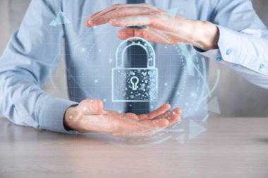 Siber güvenlik ağı. Asma kilit simgesi ve internet teknolojisi ağı. Kişisel bilgileri ve sanal arayüzü koruyan bir iş adamı. Veri koruma gizlilik kavramı. GDPR. AB. Dijital suç.