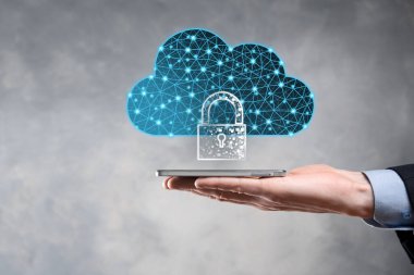 Bulut teknolojisi. Koyu mavi üzerinde asma kilit olan çokgen kablo depolama işareti. Bulut hesaplama, büyük veri merkezi, gelecekteki altyapı, dijital ai konsepti. Sanal sunucu simgesi.