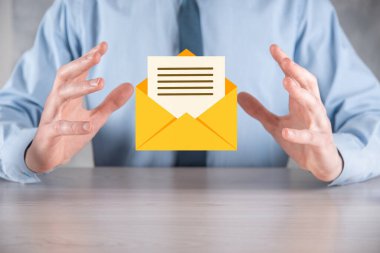 E- posta ve kullanıcı simgesi, imza, sembol pazarlama ya da bülten konsepti, diyagram. E- posta gönderme. Posta ve SMS pazarlama kavramı. İş dünyasında doğrudan satış şeması. E- posta için istemci listesi