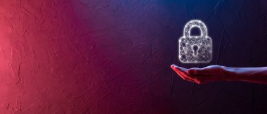 Siber güvenlik ağı. Asma kilit simgesi ve internet teknolojisi ağı. Tablet ve sanal arayüzde veri kişisel bilgilerini koruyan bir iş adamı. Veri koruma gizlilik kavramı. GDPR. AB