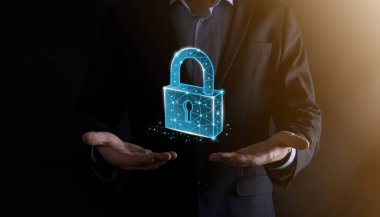 Siber güvenlik ağı. Asma kilit simgesi ve internet teknolojisi ağı. Tablet ve sanal arayüzde veri kişisel bilgilerini koruyan bir iş adamı. Veri koruma gizlilik kavramı. GDPR. AB.